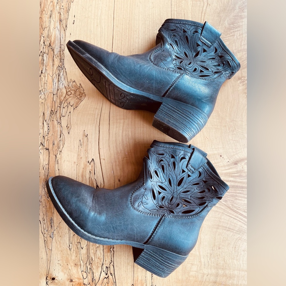 Arizona Women's Dark Brown Ankle Boots